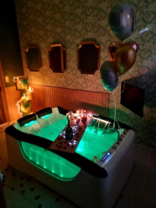 Royal Room Jacuzzi Haut De Gamme Centre Ville Mulhouse Ngoại thất bức ảnh