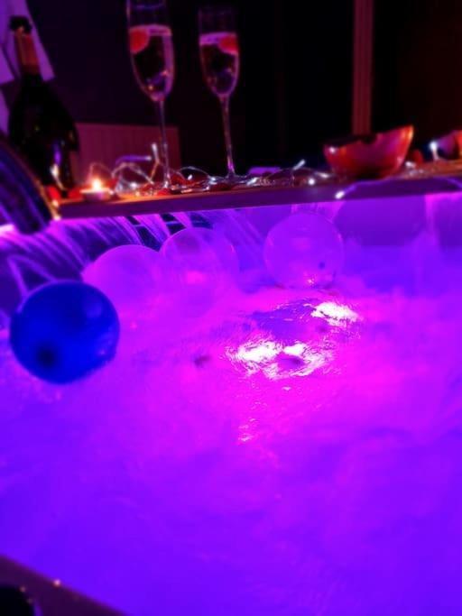 Royal Room Jacuzzi Haut De Gamme Centre Ville Mulhouse Ngoại thất bức ảnh